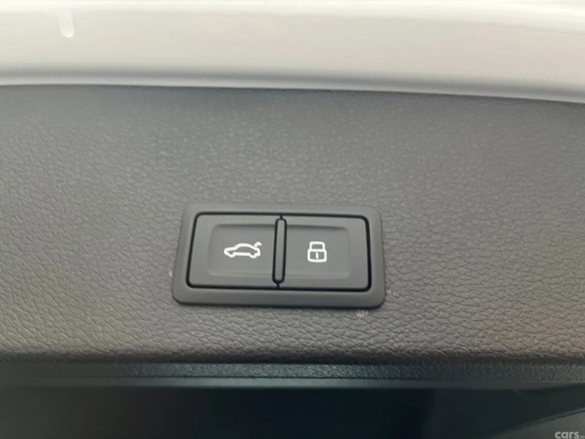 Audi Q2 SUV, Petrol, 2024, White