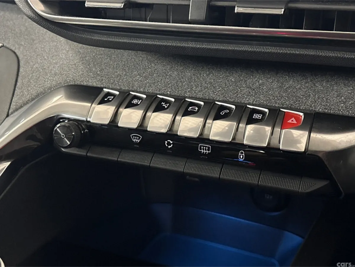 Peugeot 3008 MPV, Diesel, 2019, Grey