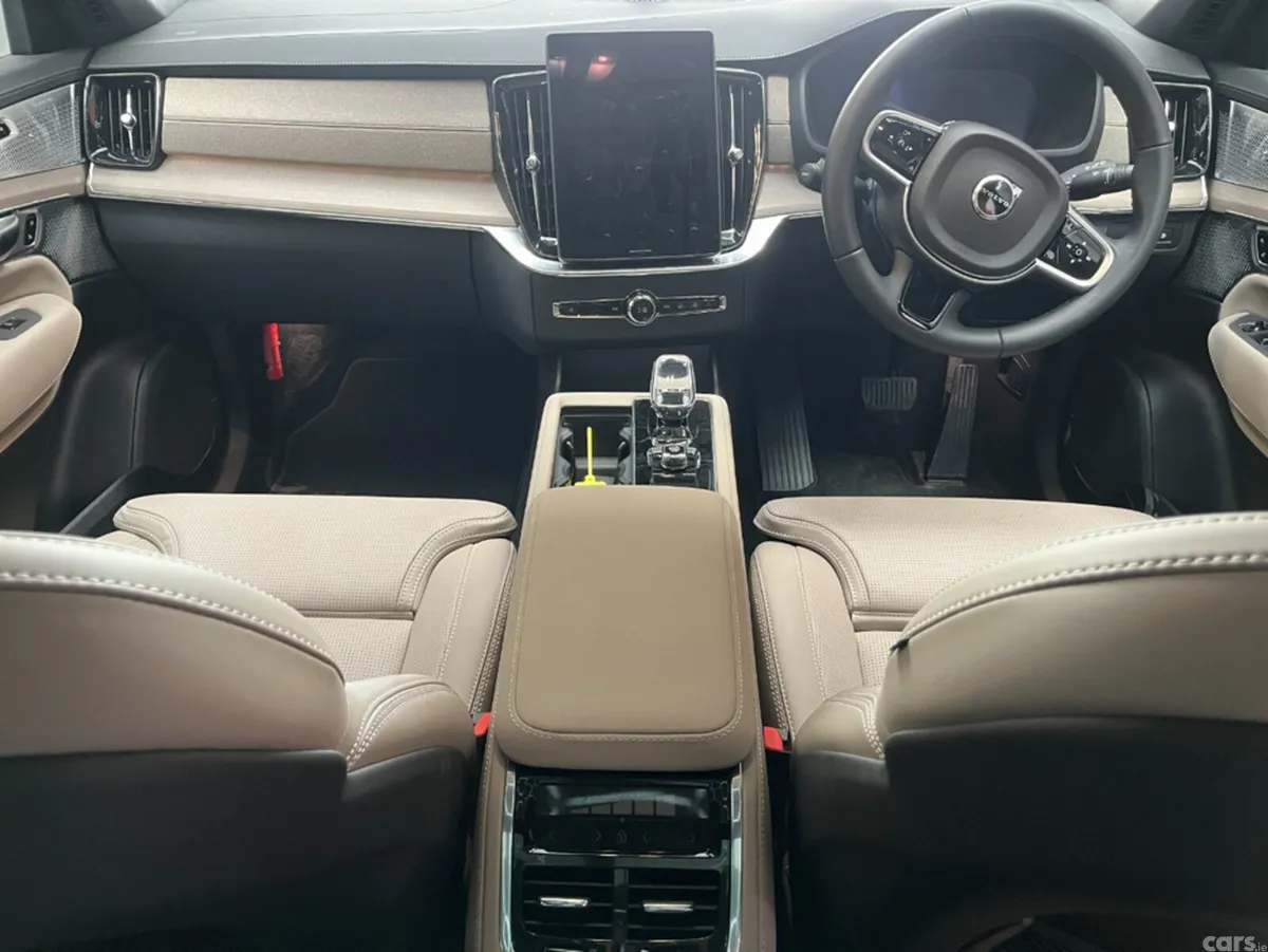 Volvo XC90 SUV, Petrol Hybrid, 2025, White