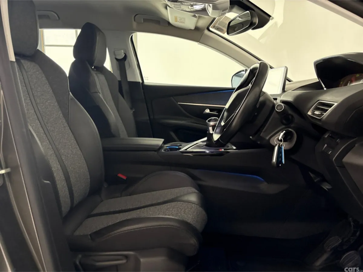 Peugeot 3008 MPV, Diesel, 2019, Grey
