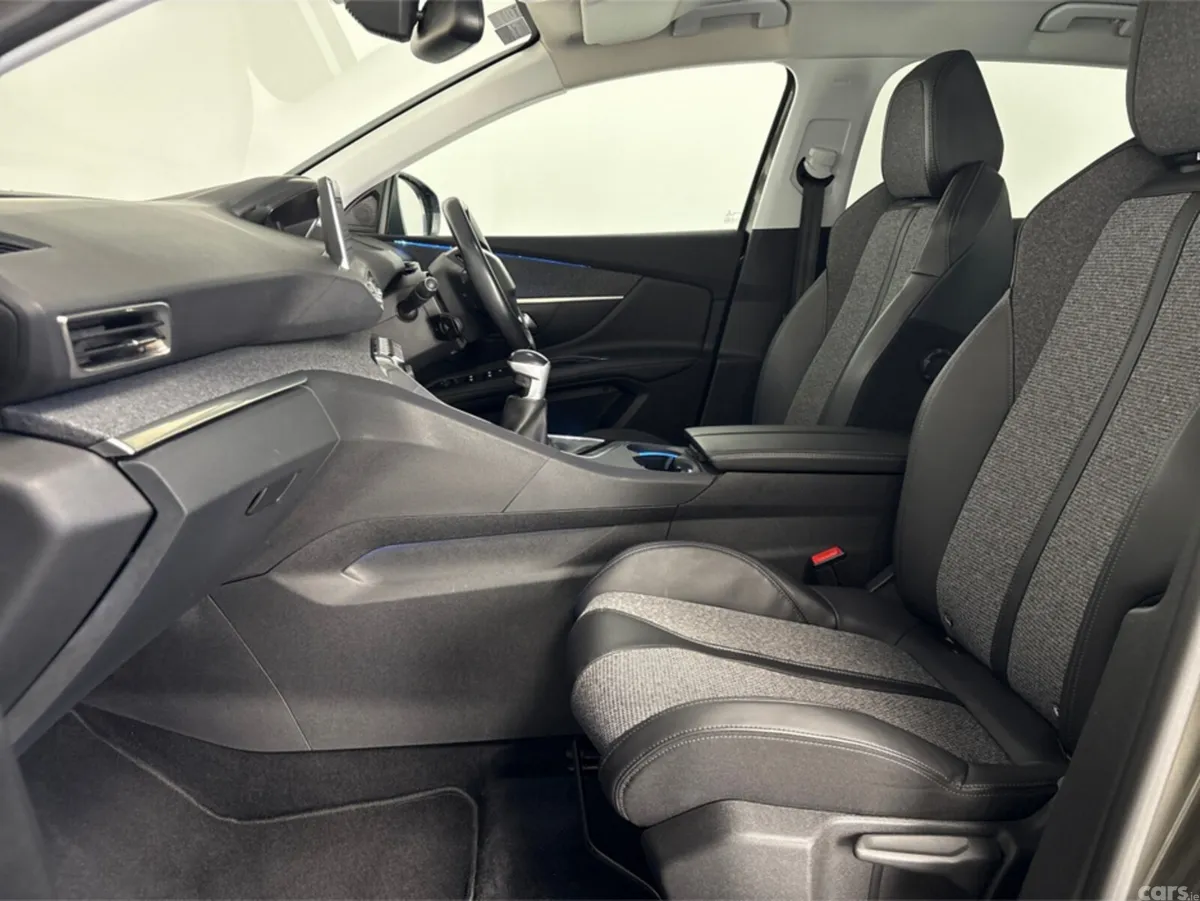 Peugeot 3008 MPV, Diesel, 2019, Grey