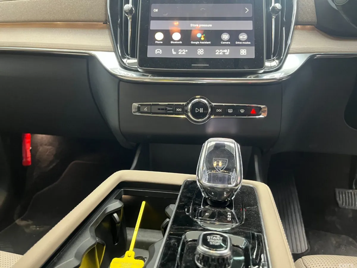 Volvo XC90 SUV, Petrol Hybrid, 2025, White