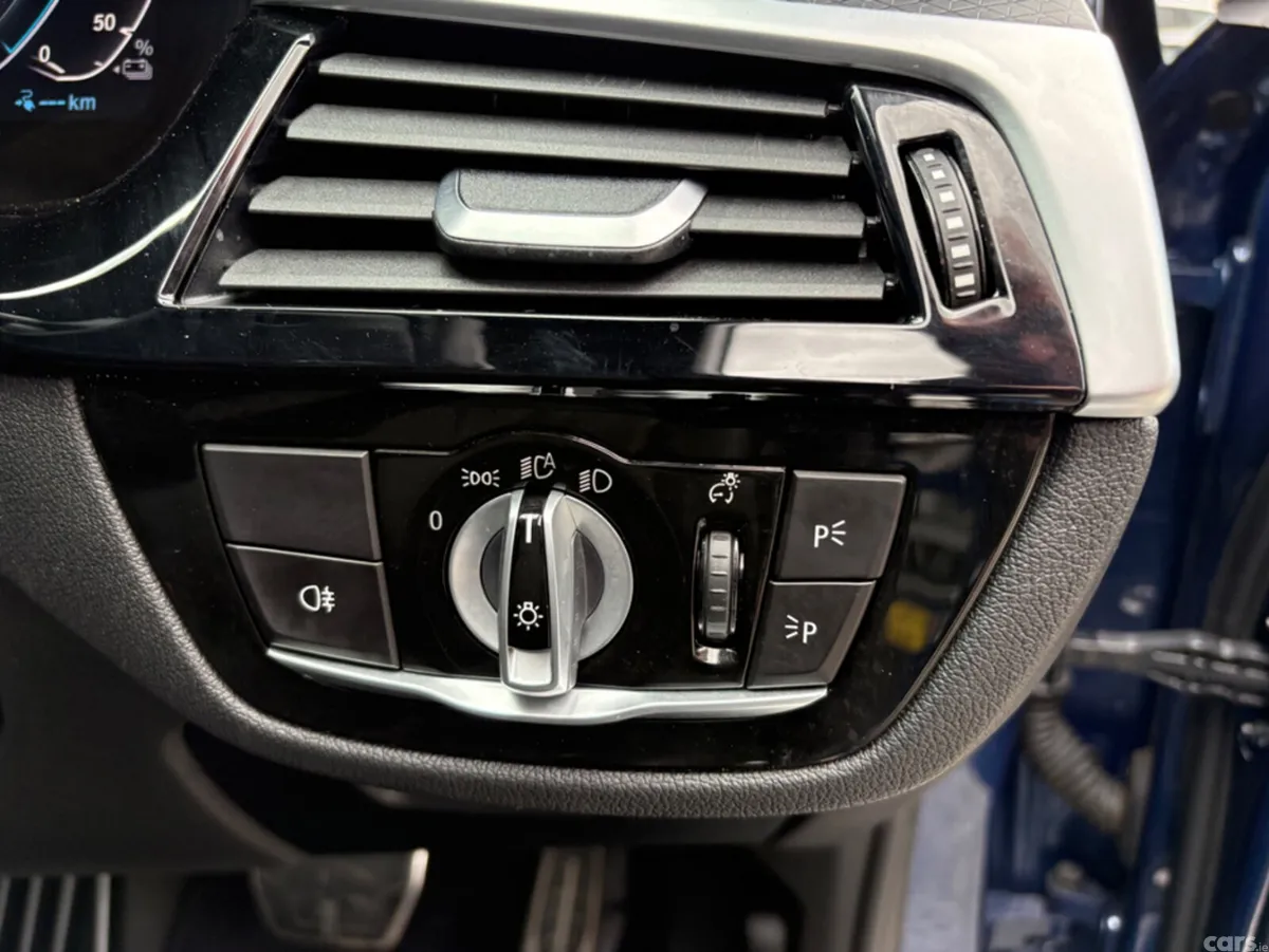 BMW 5-Series Saloon, Petrol Plug-in Hybrid, 2022, Blue