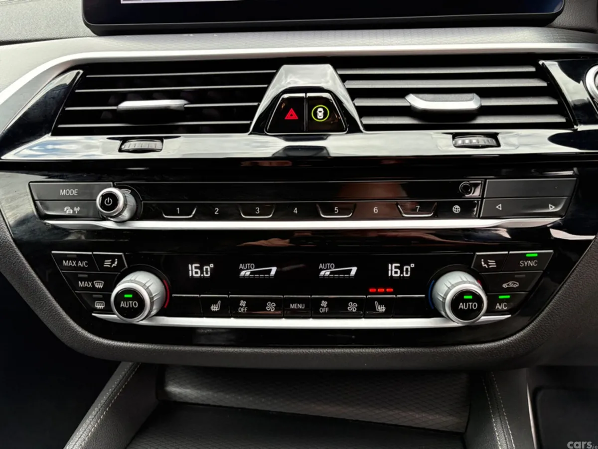 BMW 5-Series Saloon, Petrol Plug-in Hybrid, 2022, Blue