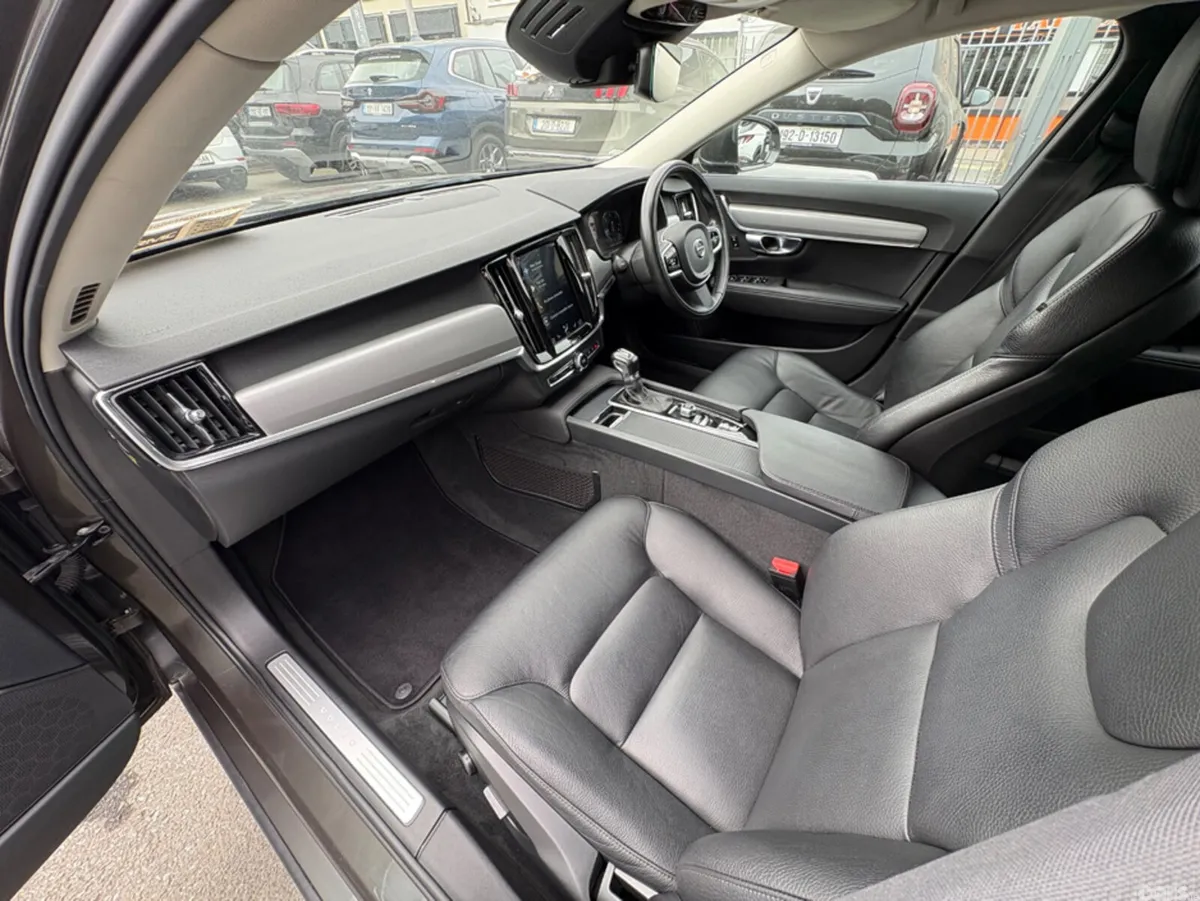 Volvo V90 Estate, Diesel, 2018, Grey