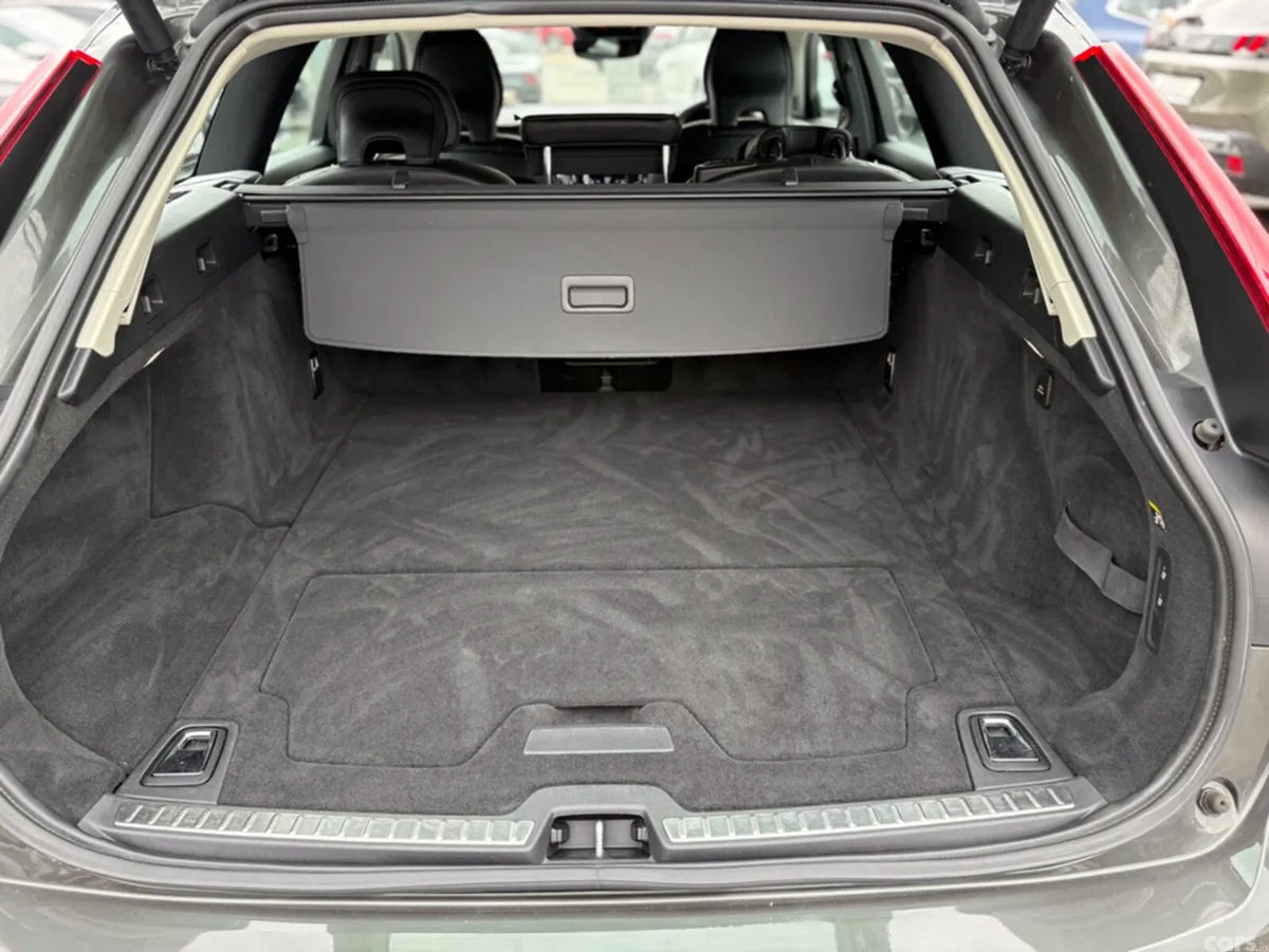 Volvo V90 Estate, Diesel, 2018, Grey