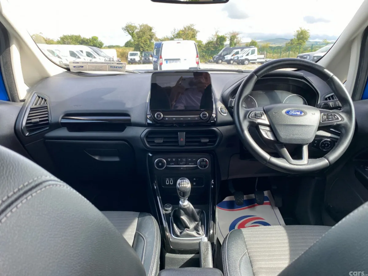 Ford EcoSport Hatchback, Petrol, 2018, Blue