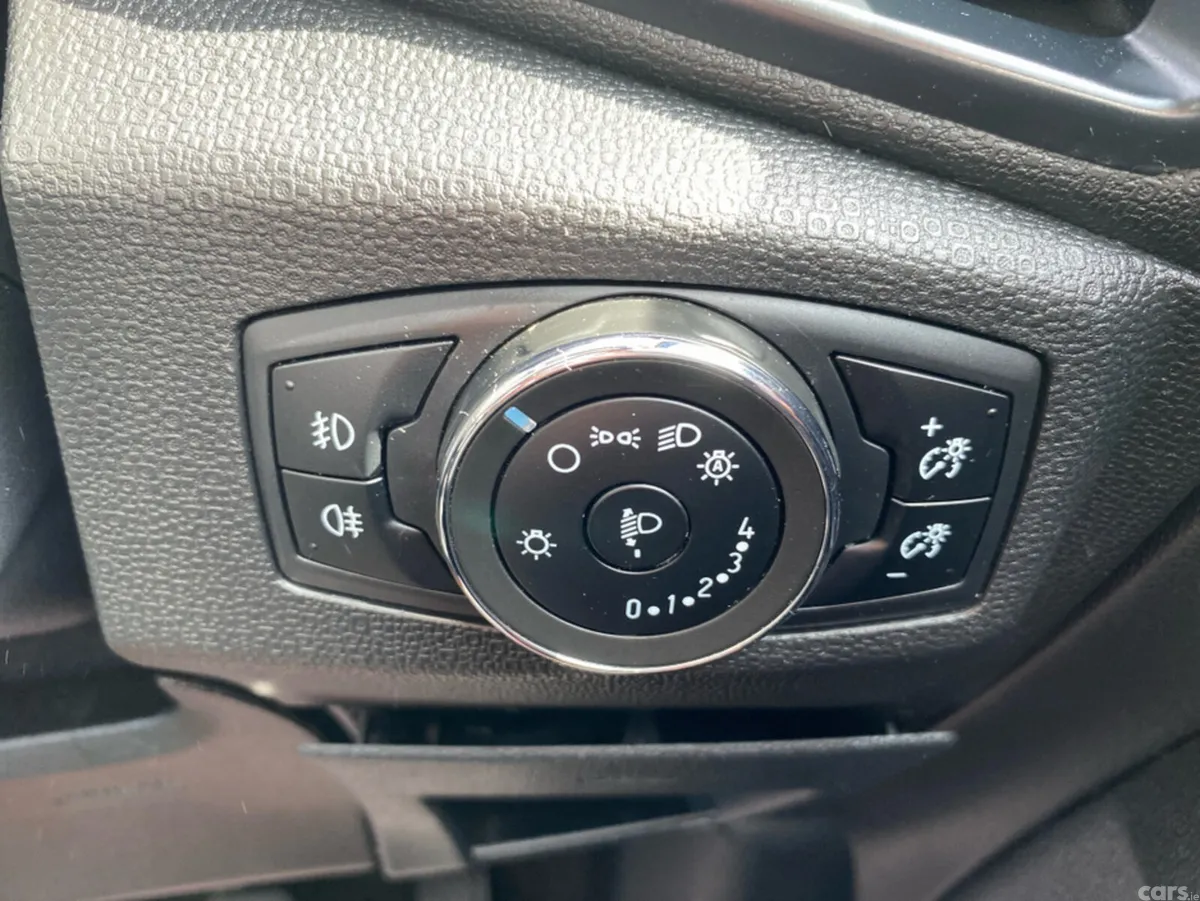 Ford EcoSport Hatchback, Petrol, 2018, Blue