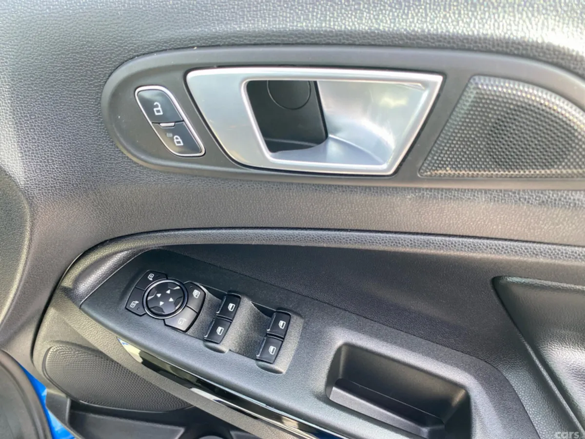 Ford EcoSport Hatchback, Petrol, 2018, Blue