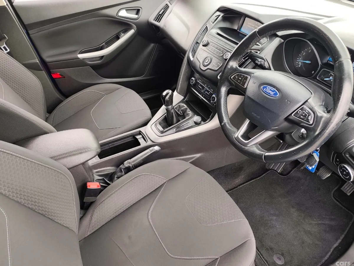 Ford Focus Hatchback, Petrol, 2017, Blue