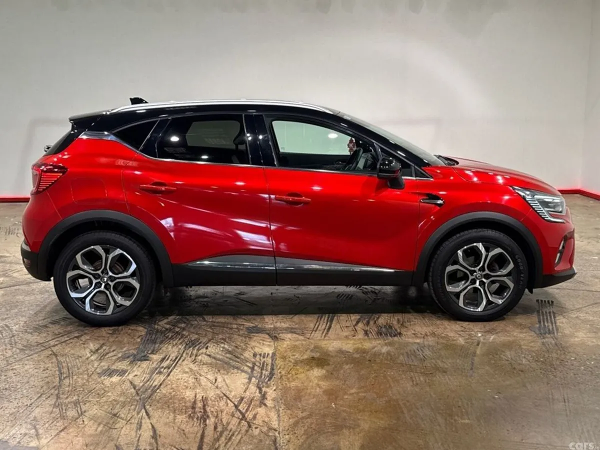 Renault Captur Hatchback, Petrol, 2021, Red