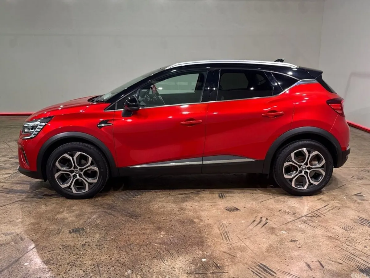 Renault Captur Hatchback, Petrol, 2021, Red