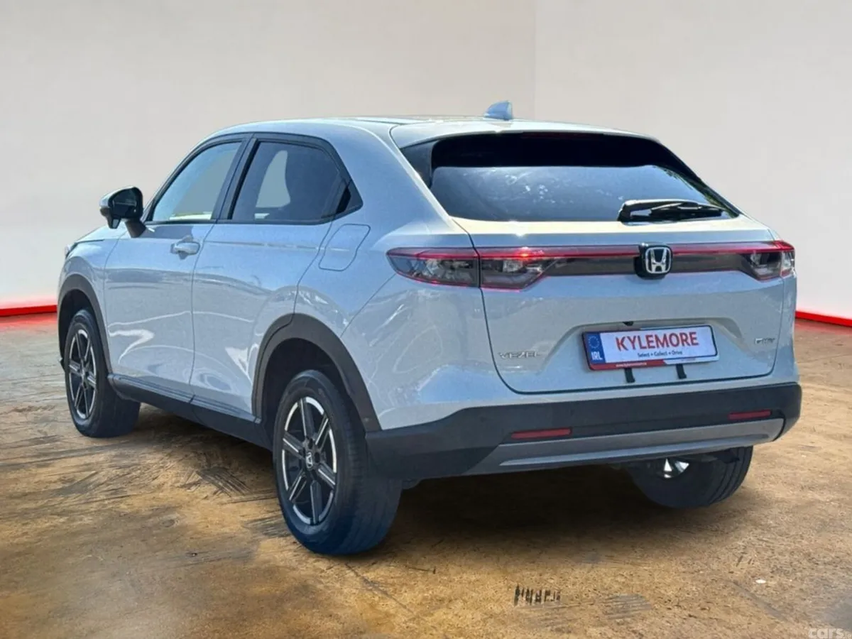 Honda Vezel SUV, Petrol Hybrid, 2023, White