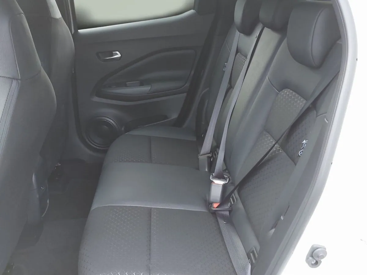Nissan Juke SUV, Petrol Hybrid, 2024, White
