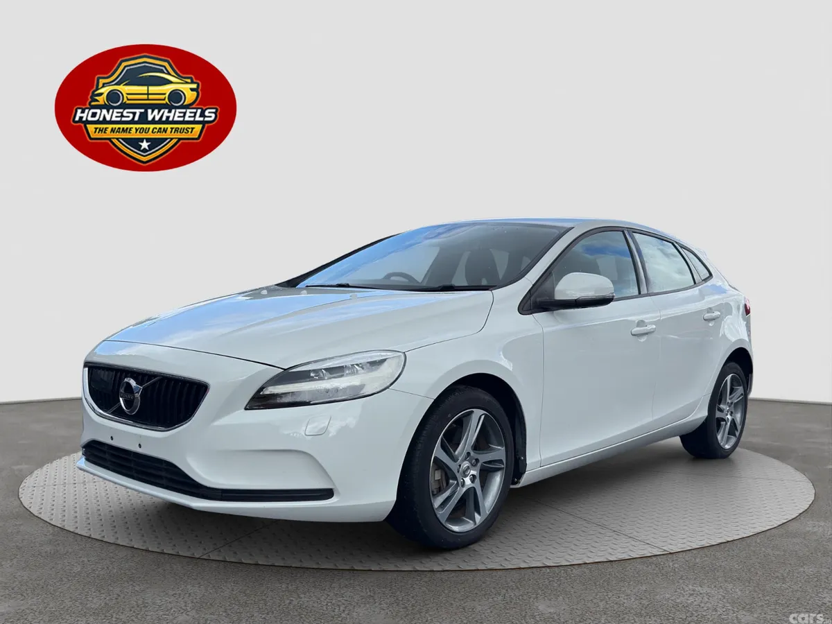 Volvo V40 Hatchback, Petrol, 2016, White