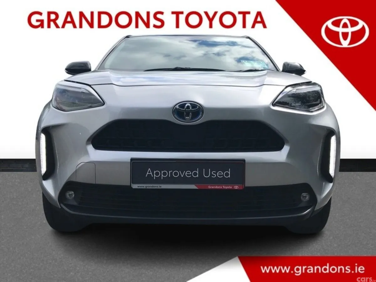 Toyota Yaris Cross Hatchback, Petrol Hybrid, 2023, Grey
