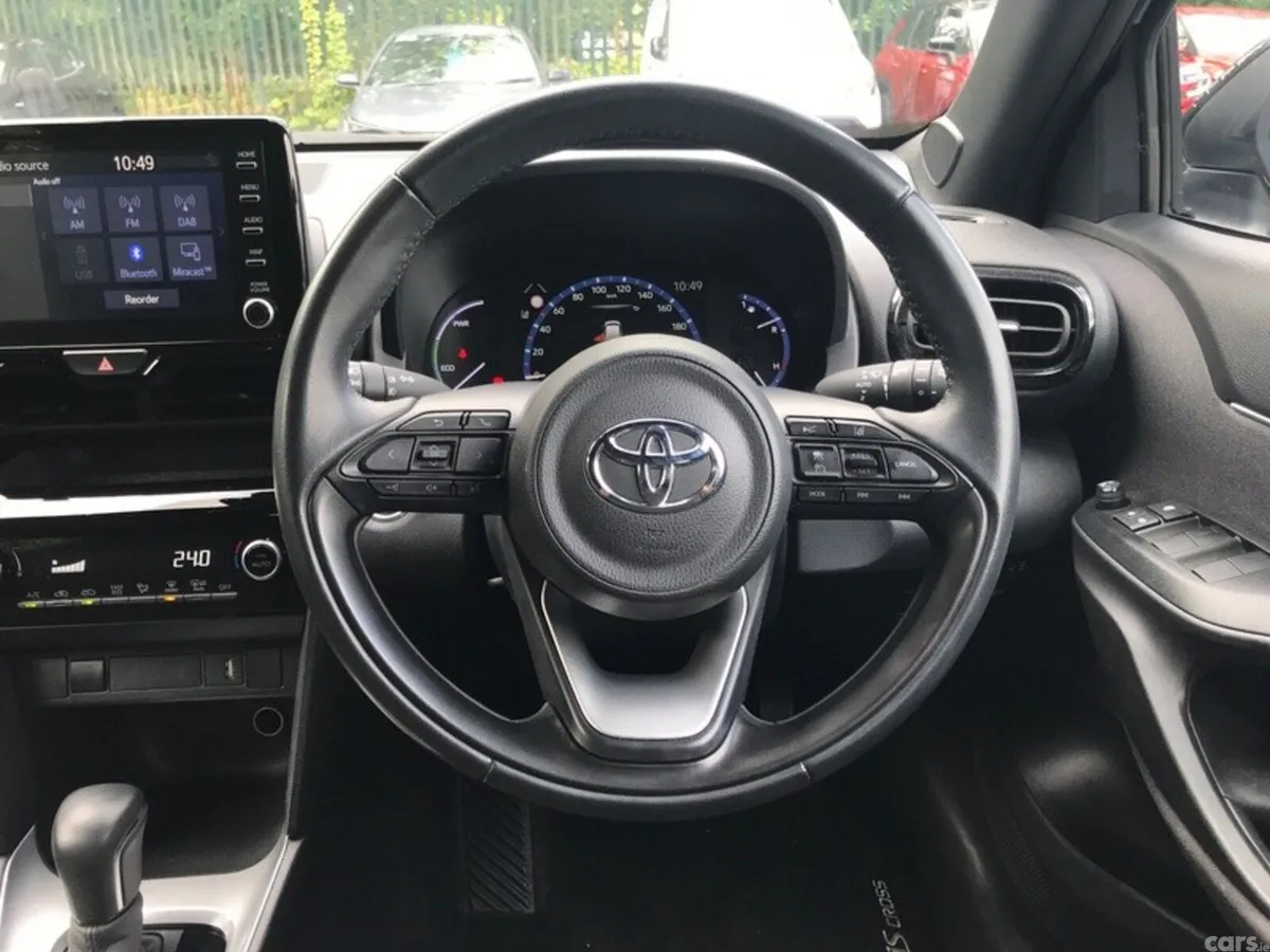Toyota Yaris Cross Hatchback, Petrol Hybrid, 2023, Grey