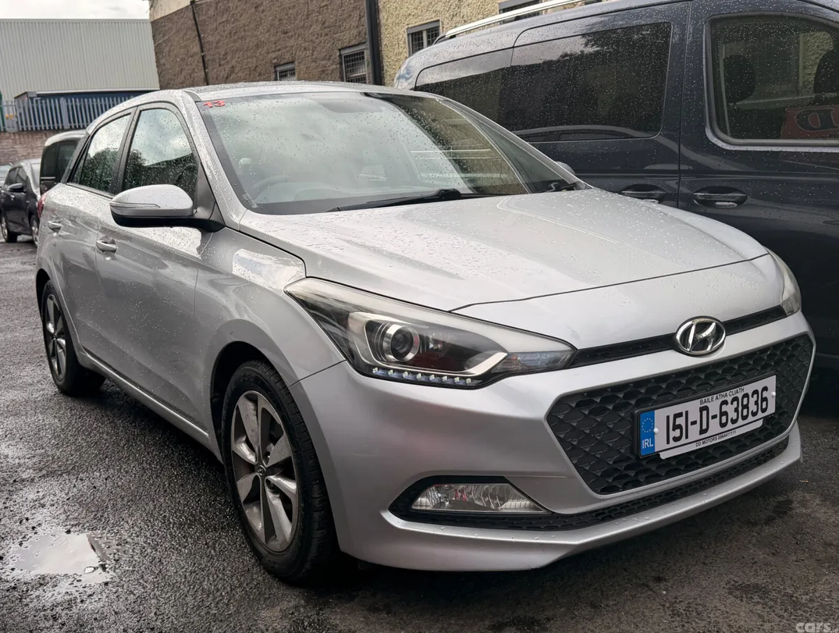 Hyundai i20 Hatchback, Petrol, 2015, Silver