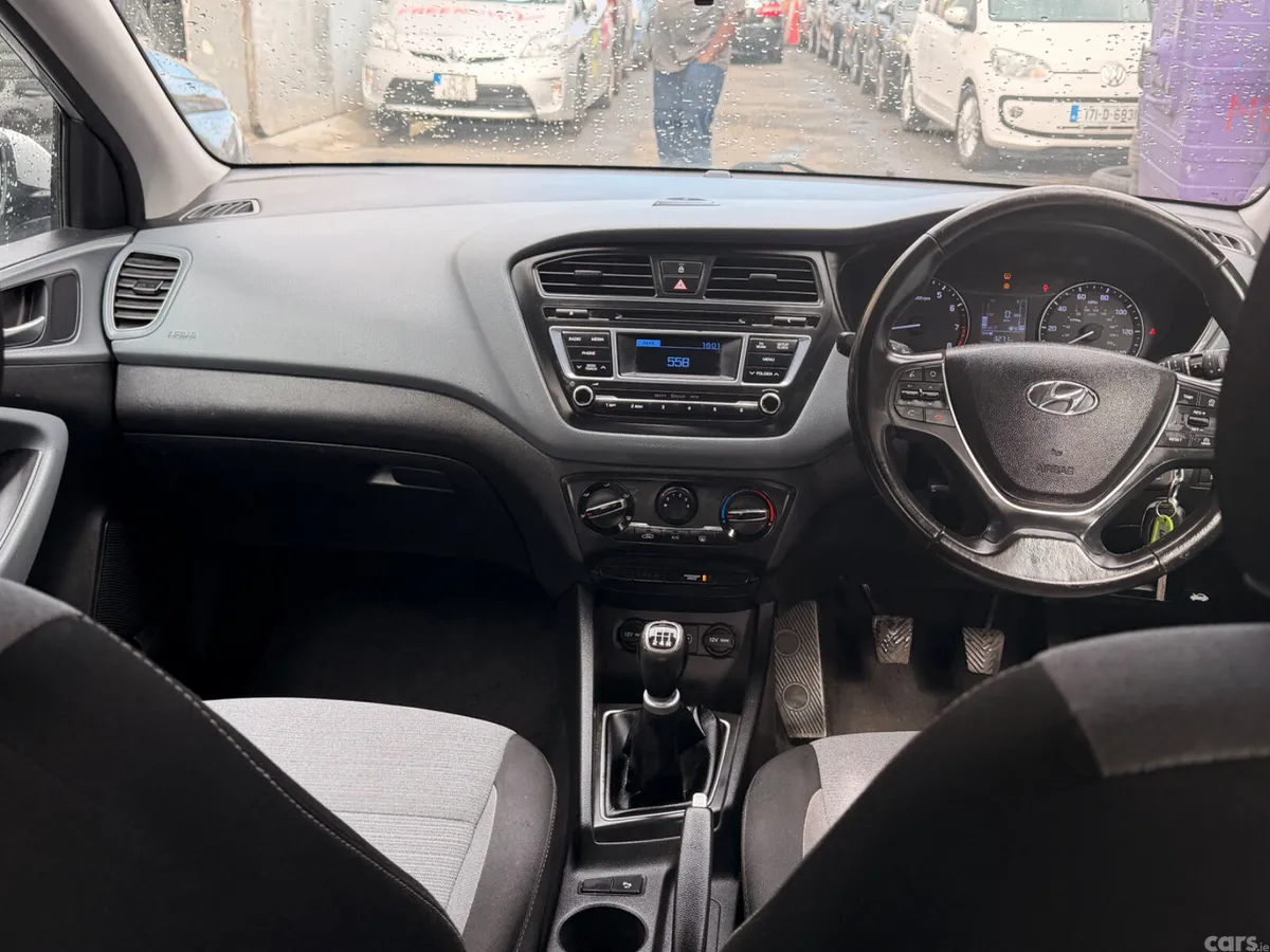 Hyundai i20 Hatchback, Petrol, 2015, Silver