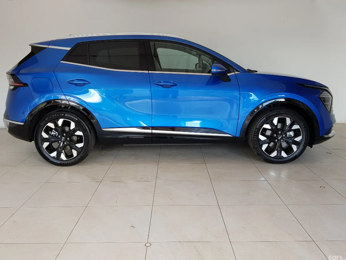 Kia Sportage MPV, Petrol Plug-in Hybrid, 2026, Blue