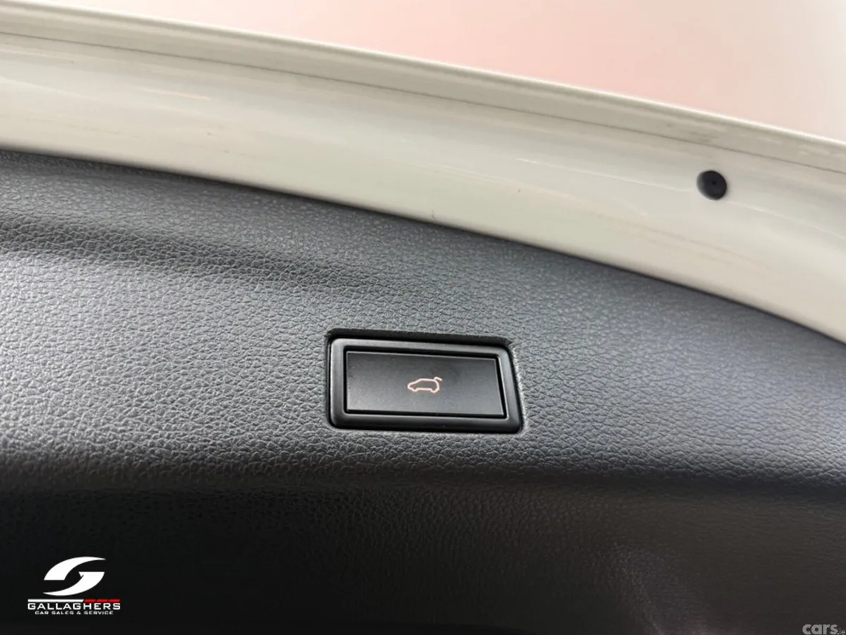 Volkswagen Sharan MPV, Petrol, 2021, White