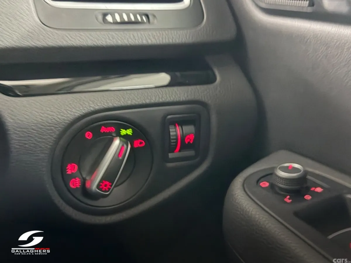 Volkswagen Sharan MPV, Petrol, 2021, White
