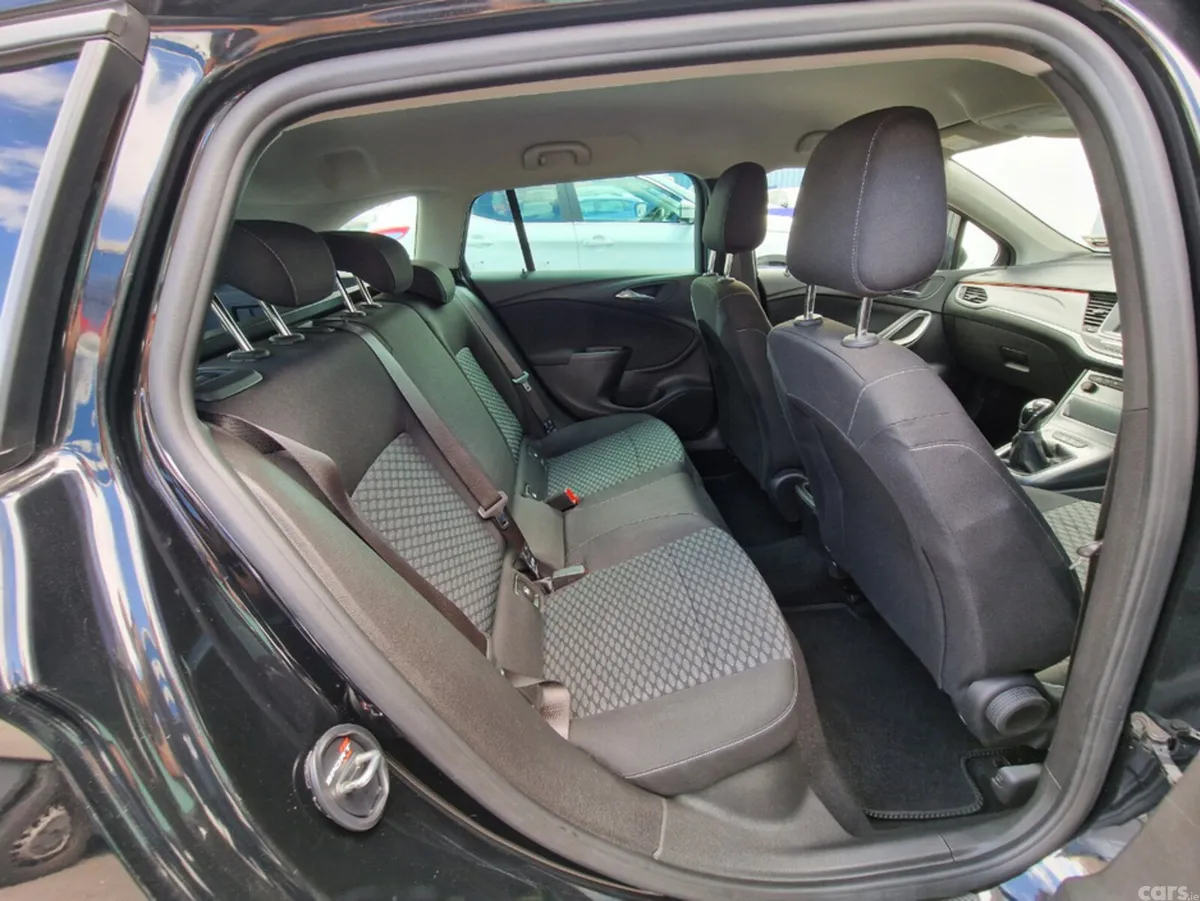 Opel Astra Hatchback, Diesel, 2018, Black