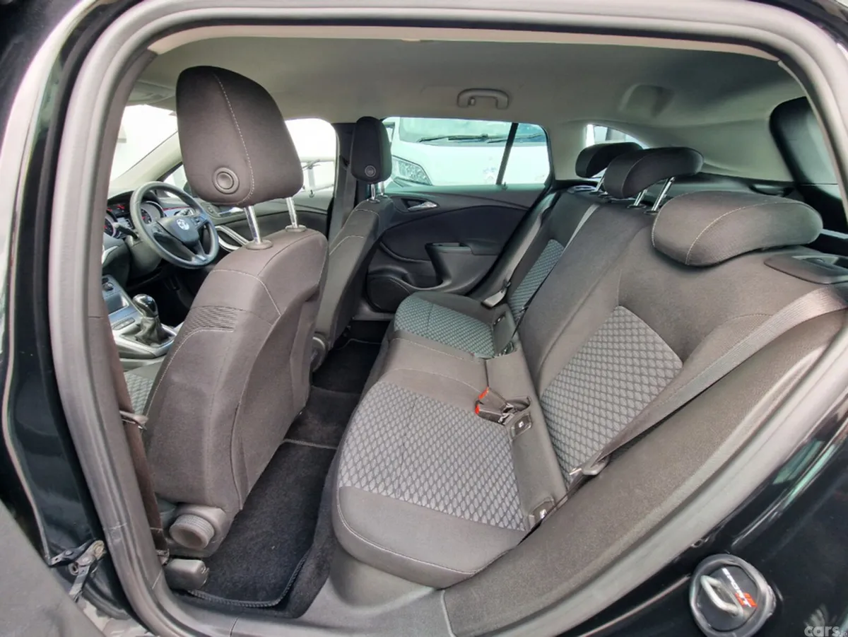 Opel Astra Hatchback, Diesel, 2018, Black