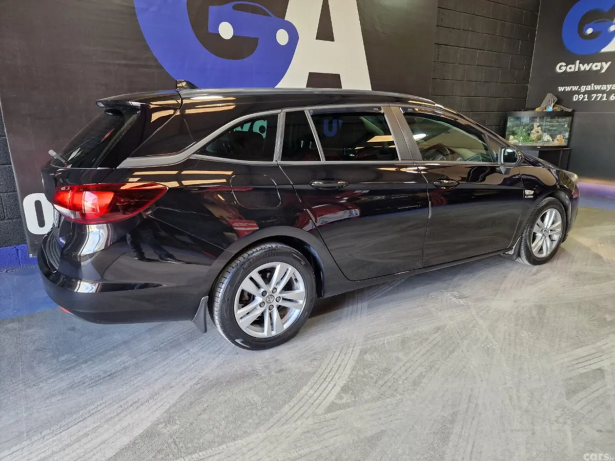 Opel Astra Hatchback, Diesel, 2018, Black