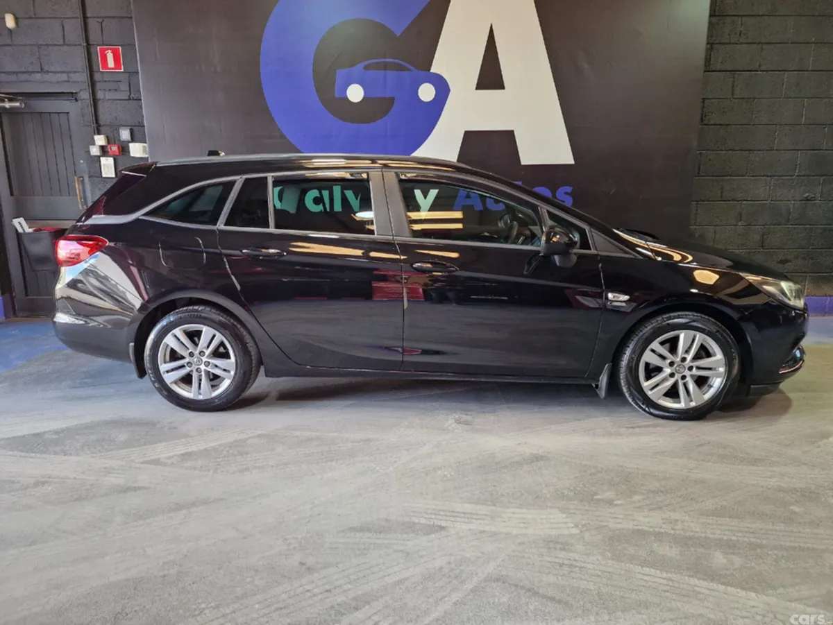 Opel Astra Hatchback, Diesel, 2018, Black