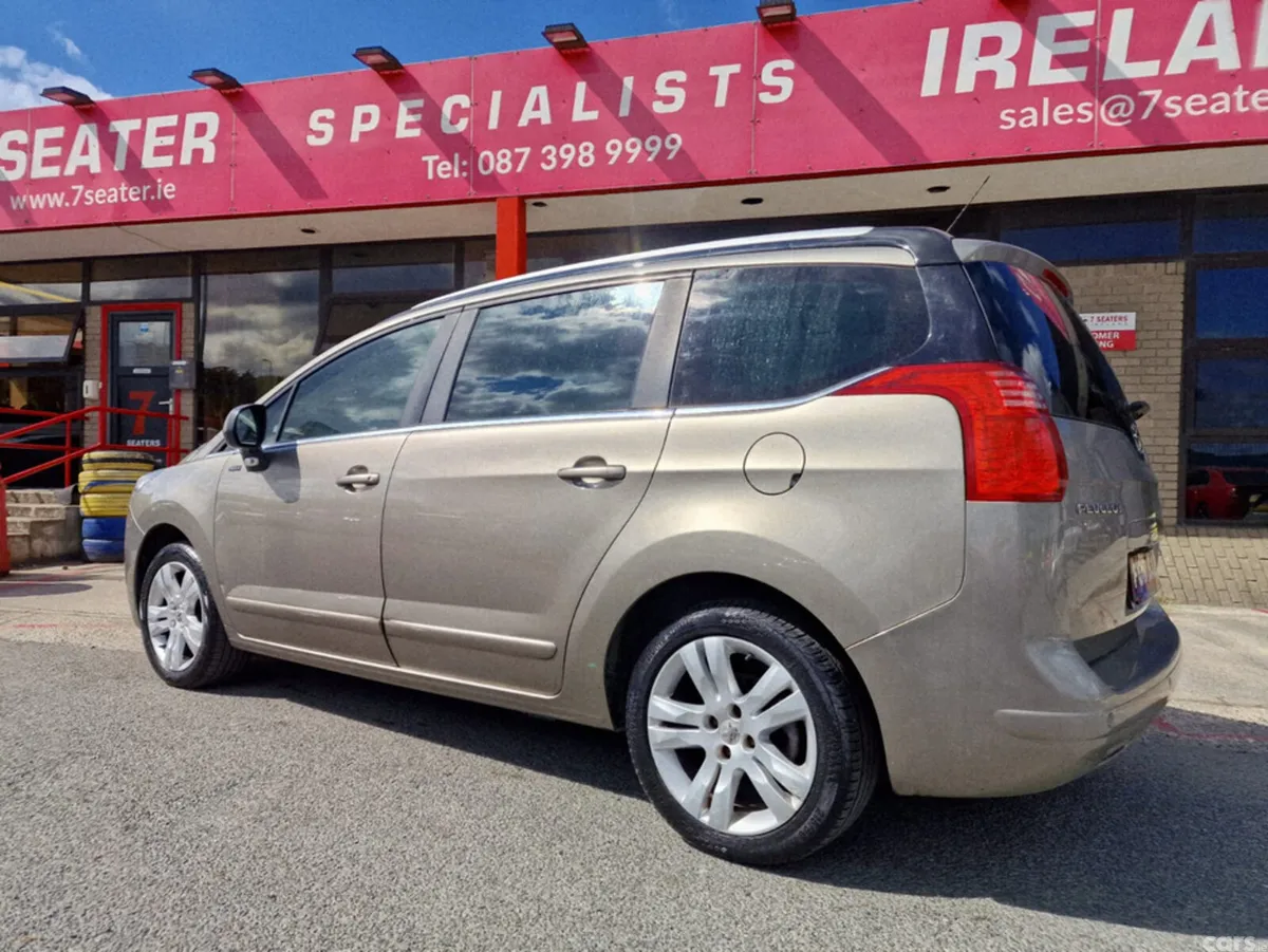 Peugeot 5008 MPV, Diesel, 2013, Grey