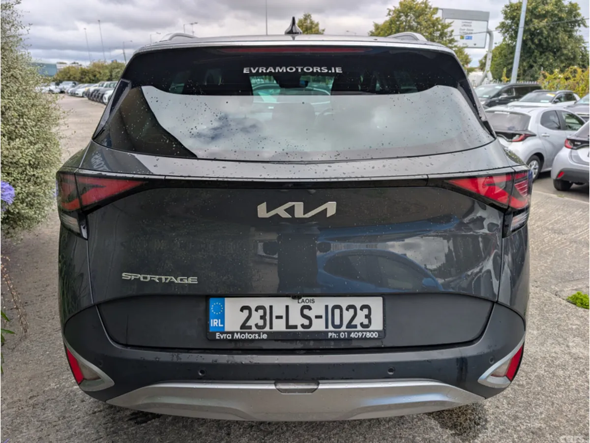 Kia Sportage MPV, Petrol Hybrid, 2023, Grey