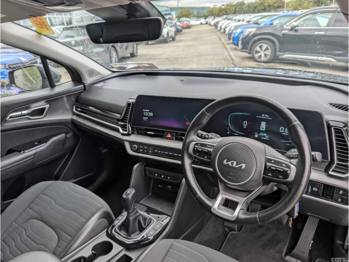 Kia Sportage MPV, Petrol Hybrid, 2023, Grey