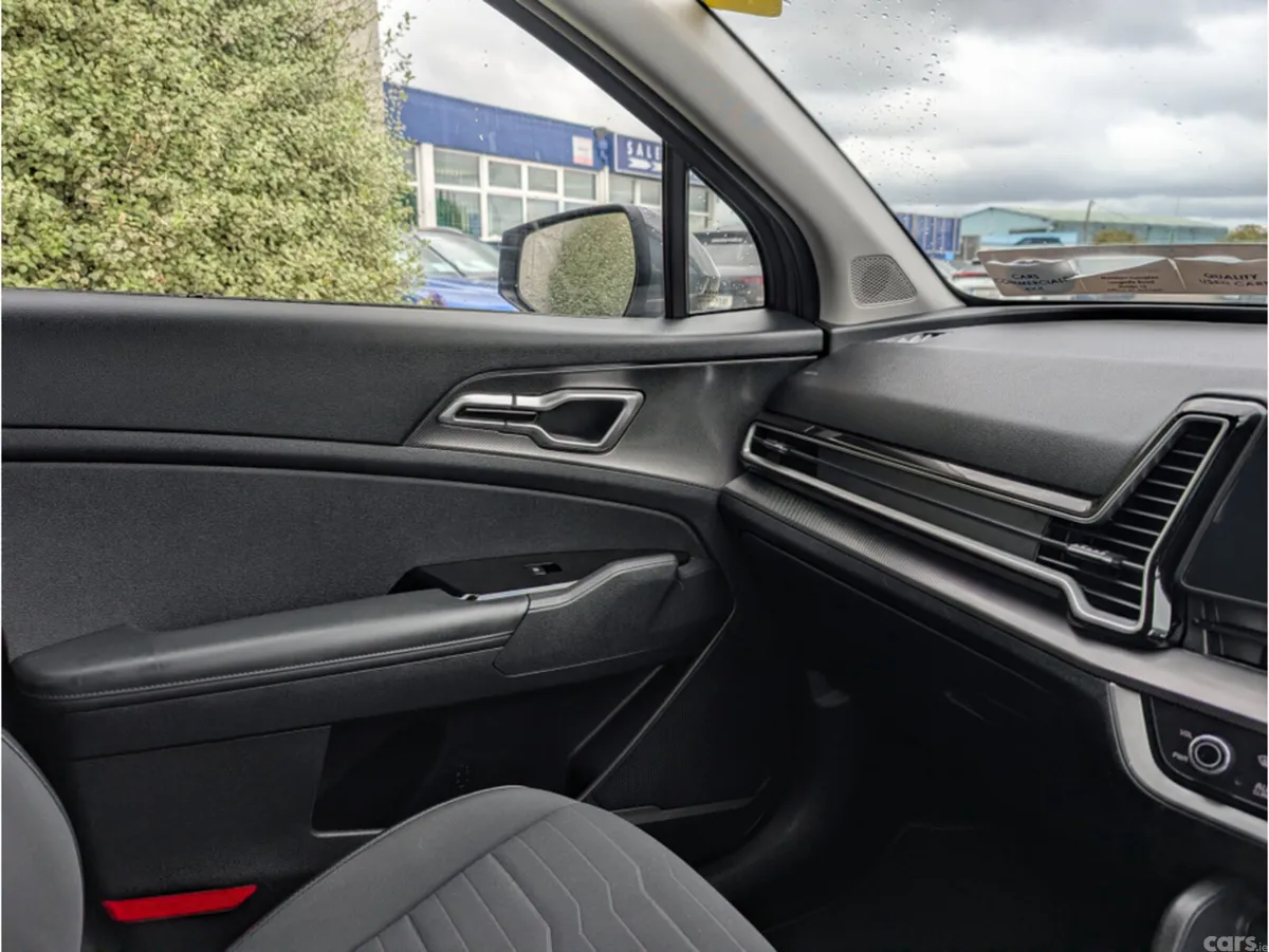 Kia Sportage MPV, Petrol Hybrid, 2023, Grey