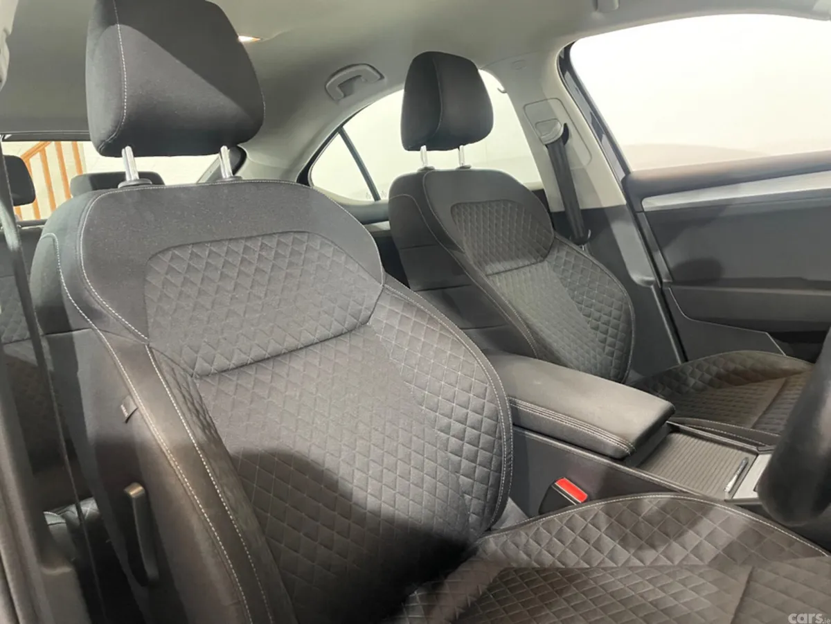 Skoda Superb Hatchback, Diesel, 2022, Black