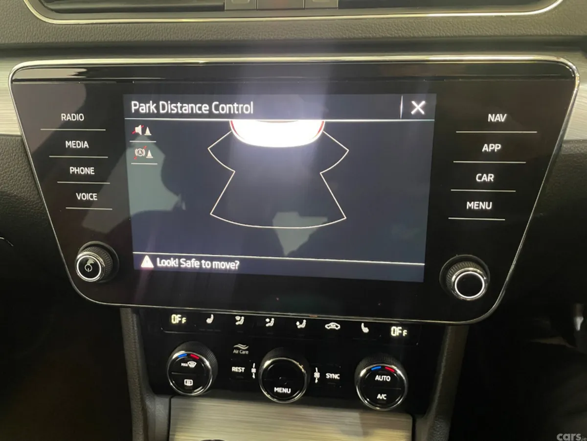 Skoda Superb Hatchback, Diesel, 2022, Black