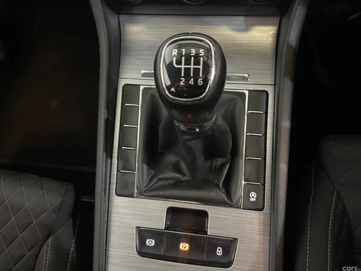 Skoda Superb Hatchback, Diesel, 2022, Black