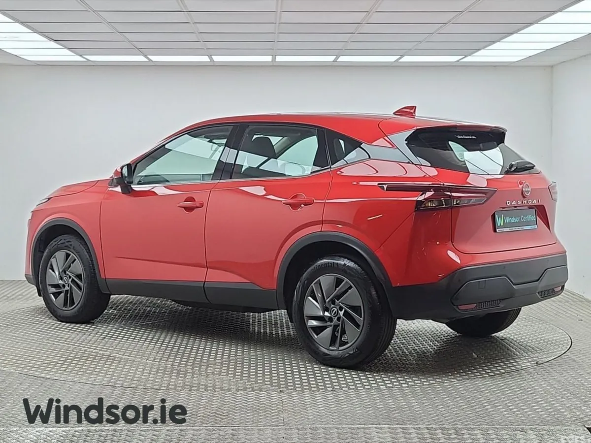 Nissan Qashqai MPV, Petrol, 2025, Red