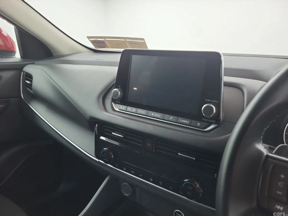 Nissan Qashqai MPV, Petrol, 2025, Red