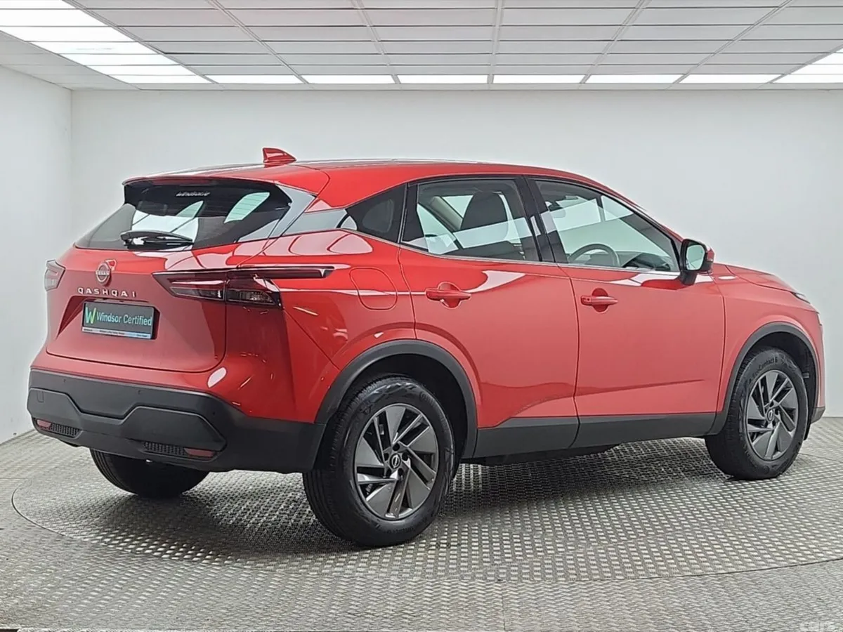 Nissan Qashqai MPV, Petrol, 2025, Red