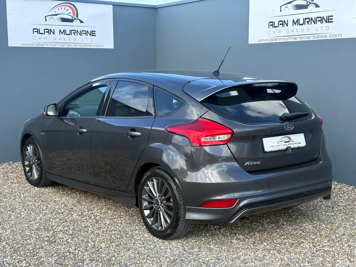 Ford Focus Hatchback, Diesel, 2017, Grey