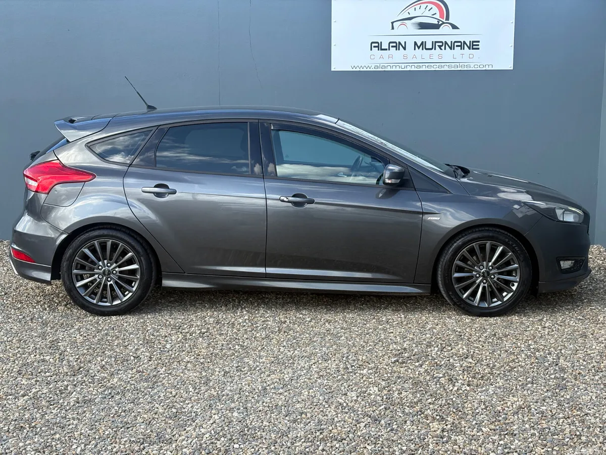 Ford Focus Hatchback, Diesel, 2017, Grey