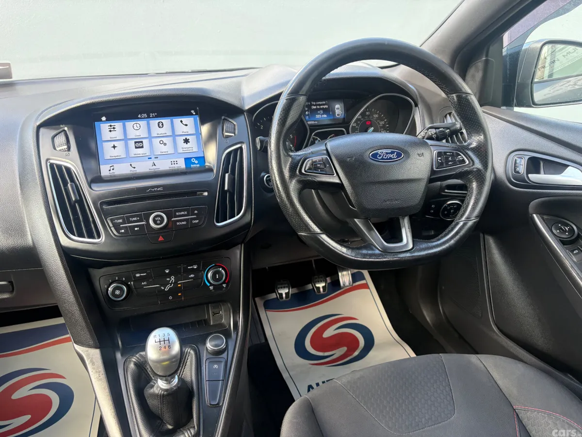 Ford Focus Hatchback, Diesel, 2017, Grey