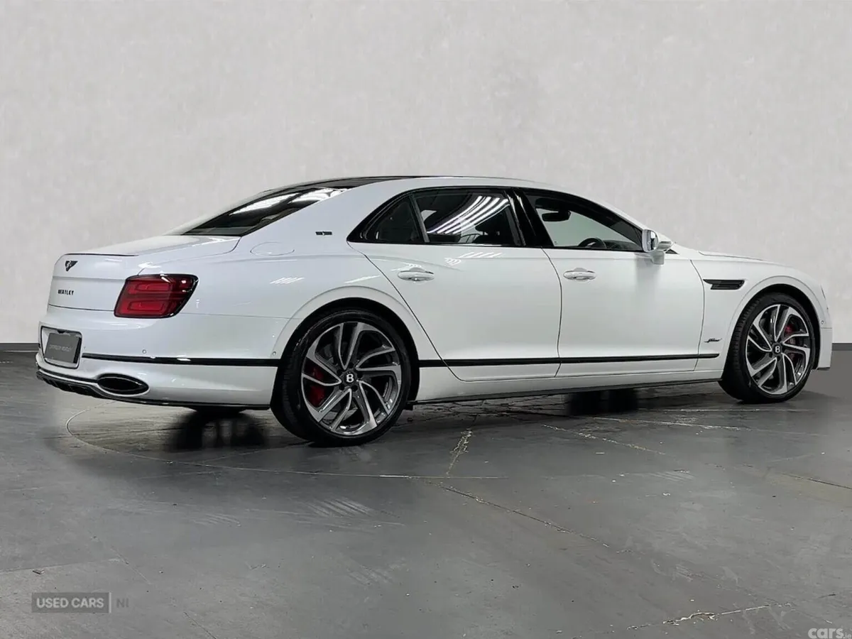 Bentley Flying Spur Saloon, Electric, 2025, White