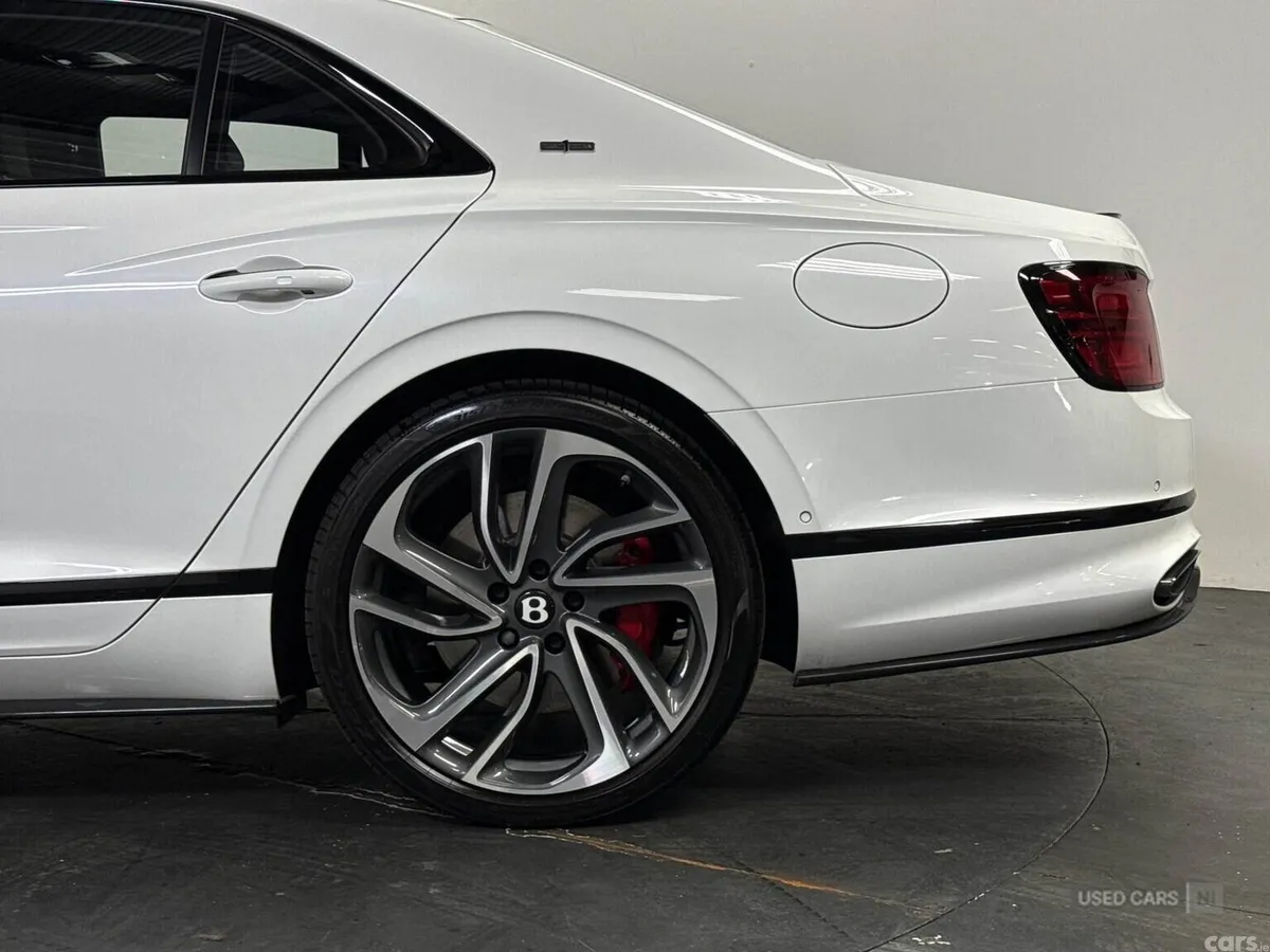 Bentley Flying Spur Saloon, Electric, 2025, White