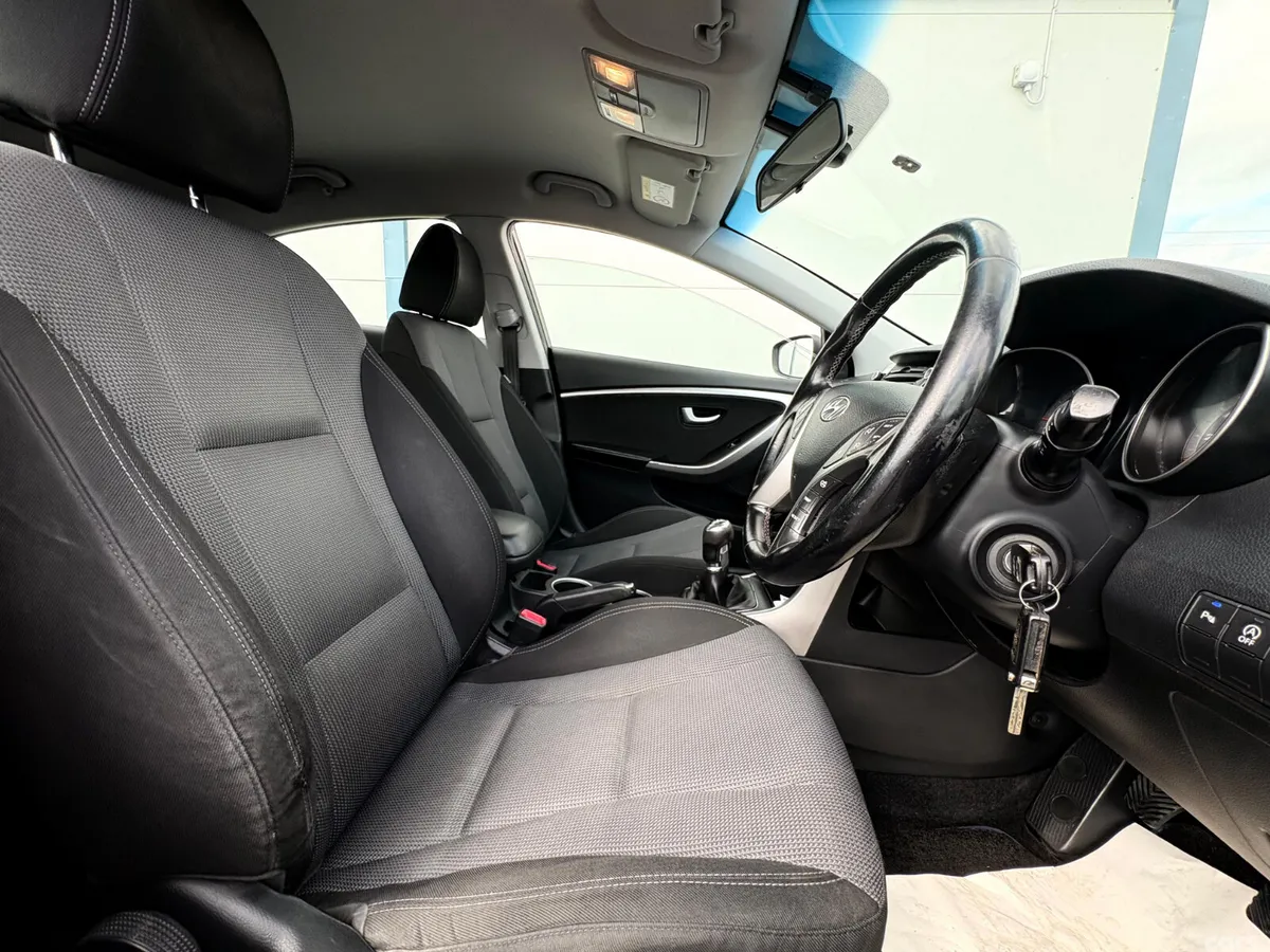 Hyundai i30 Hatchback, Diesel, 2013, Brown
