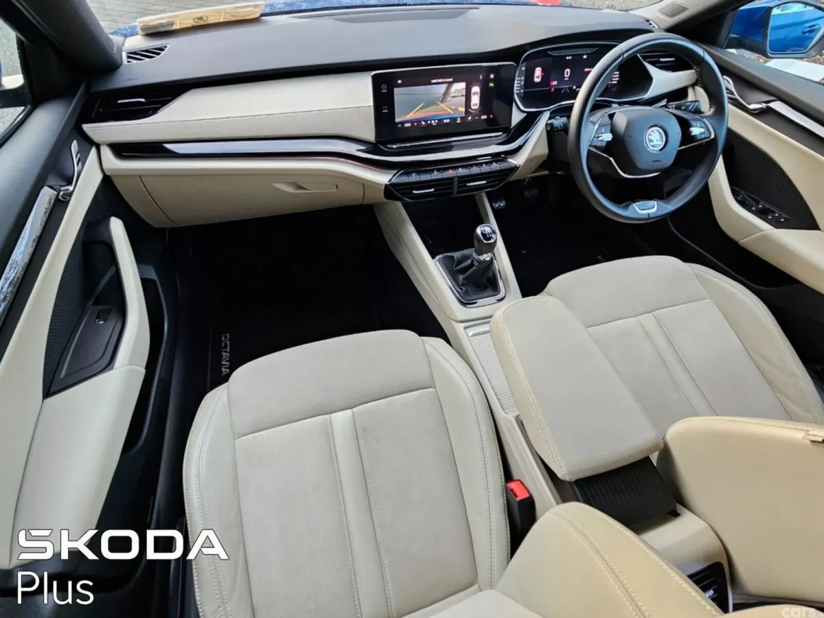 Skoda Octavia Saloon, Petrol, 2022, Blue
