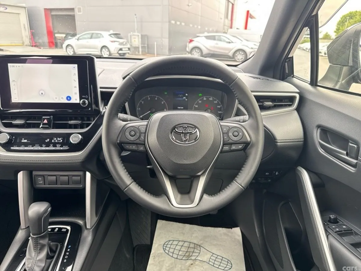 Toyota Corolla SUV, Petrol Hybrid, 2025, Black