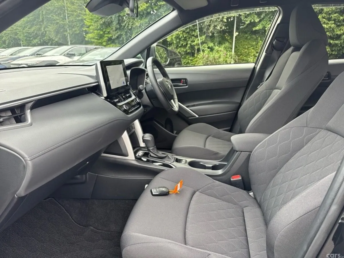 Toyota Corolla SUV, Petrol Hybrid, 2025, Black