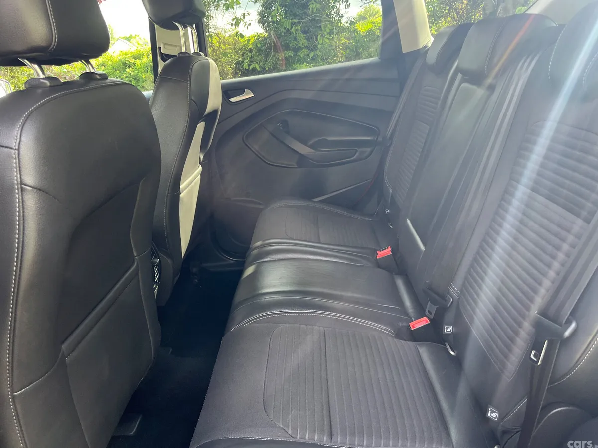 Ford Kuga SUV, Diesel, 2017, Red